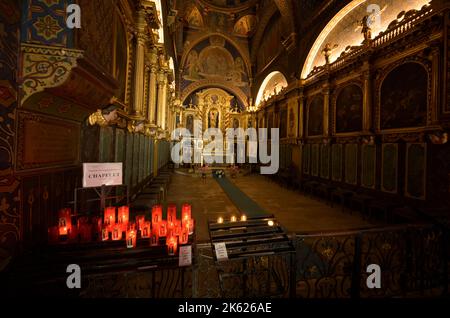 Interno dell'Abbaye Saint-Michel de Frigolet, Basilica dell'Immacolata Concezione, Tarascon, Provenza, Francia. Foto Stock