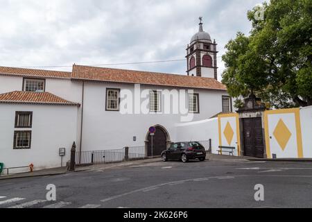 FUNCHAL, PORTOGALLO - 25 AGOSTO 2021: Questo è l'ingresso allo storico Convento di Santa Clara (16th ° secolo). Foto Stock