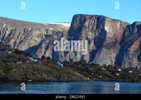 Vista della città groenlandese di Uummannaq, Groenlandia, Danimarca Foto Stock