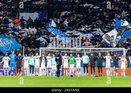 Copenaghen, Danimarca. 11th Ott 2022. I giocatori del FC Copenhagen festeggiano il pareggio con i tifosi dopo la partita della UEFA Champions League tra il FC Copenhagen e Manchester City al Parken di Copenhagen. (Photo Credit: Gonzales Photo/Alamy Live News Foto Stock