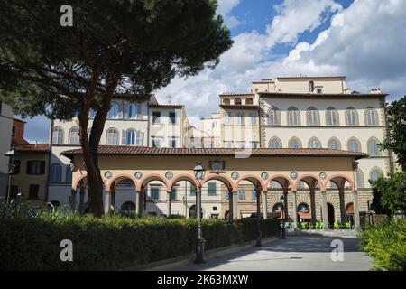 Piazza dei Ciompi con la storica Loggia del Pesce a Firenze Foto Stock