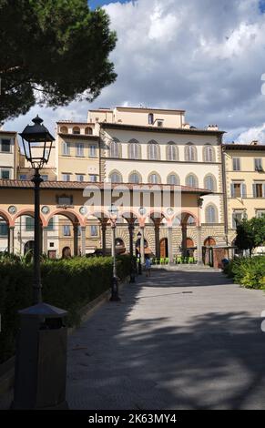 Piazza dei Ciompi con la storica Loggia del Pesce a Firenze Foto Stock