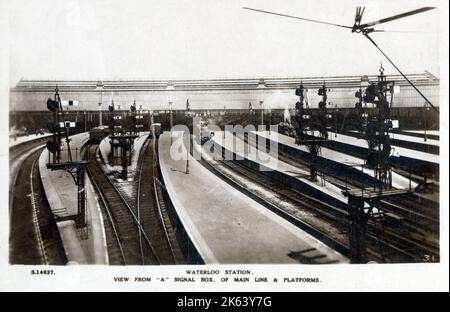 Waterloo Station, Londra - Vista dalla scatola di segnalazione 'A' della linea principale e delle piattaforme Foto Stock