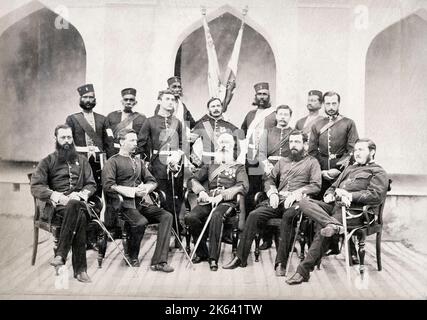 Ufficiali in un reggimento dell'esercito britannico, India, 19th ° secolo probabilmente il 1st o reggimento reale di piede Foto Stock