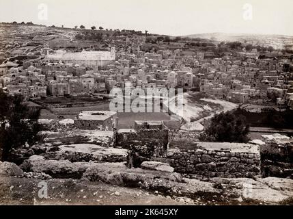 Fotografia di Francis Frith, dal suo viaggio in Egitto, Palestina e le terre più ampie del 1857 - Hebron, con la moschea che copre la grotta di Macpelah. La Grotta dei Patriarchi o Tomba dei Patriarchi, conosciuta dagli ebrei come la Grotta di Machpelah Foto Stock