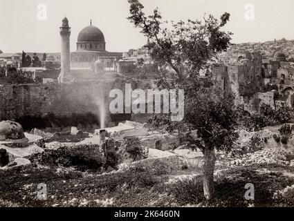 Fotografia di Francesco Frith, dal suo viaggio in Egitto, Palestina e nelle terre più ampie del 1857 - la piscina di Bethesda, Gerusalemme. Foto Stock