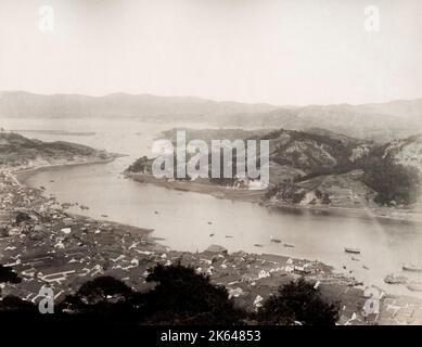 Fotografia vintage del XIX secolo. Onomichi di Bingo. Onomichi è una città portuale collinare nel sud-ovest di Honshu, in Giappone. Â famosa per la passeggiata del Tempio, una rete di sentieri che collegano 25 templi ItÃ¢Â. Foto Stock