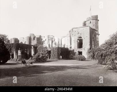 Fotografia d'epoca del XIX secolo: Rovine della residenza Lucknow, India Foto Stock