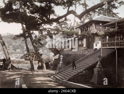 Fotografia d'epoca del XIX secolo - epoca Meiji Giappone: Tempio Daitokuji a Nagasaki Foto Stock