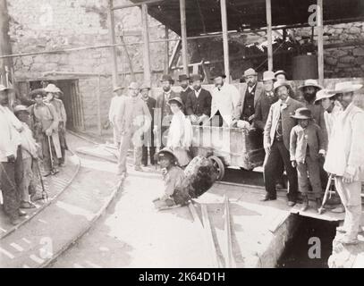 Fotografia d'epoca del XIX secolo: Ingresso alla miniera del Rosario, Tamaya, Cile. Foto Stock