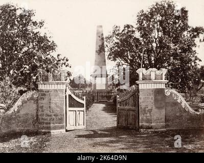 Fotografia d'epoca del XIX secolo: Memoriale di Sir Henry Havelock, Lucknow, India. Foto Stock