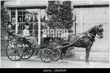 La Principessa Vittoria Maria ('May') di Teck nella foto guidava una carrozza trainata da cavalli, prima del suo matrimonio con il futuro re Giorgio V.. Foto Stock