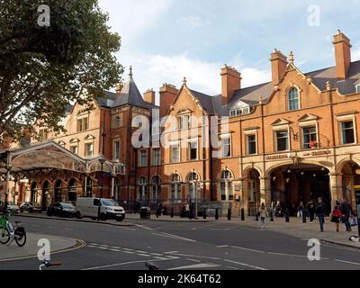 Vista frontale della stazione ferroviaria di Marylebone a Londra, Regno Unito Foto Stock