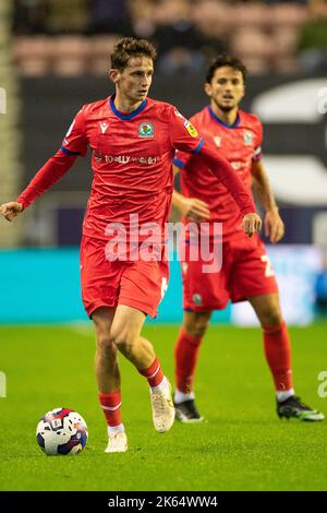 Wigan, Regno Unito. 11th ottobre 2022. Tyler Morton of Blackburn Rovers (6) durante la partita del campionato Sky Bet tra Wigan Athletic e Blackburn Rovers al DW Stadium di Wigan martedì 11th ottobre 2022. (Credit: Mike Morese | MI News) Credit: MI News & Sport /Alamy Live News Foto Stock