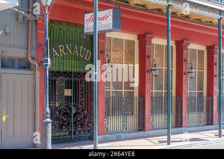 NEW ORLEANS, LA, USA - 8 OTTOBRE 2022: Ingresso principale al ristorante Arnaud's nel quartiere francese Foto Stock