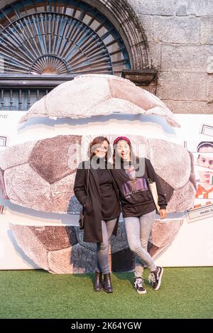 santiago, spagna, 29 settembre 2022, fotocall con, lucia garrido e la squadra tecnica al primo gioco, recita Foto Stock
