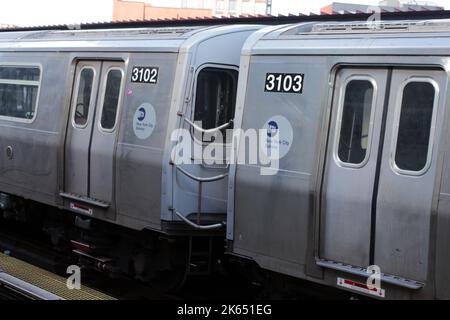 Brooklyn, New York, Stati Uniti. 8th Ott 2022. Metropolitana di New York City. (Credit Image: © John Marshall Mantel/ZUMA Press Wire) Foto Stock