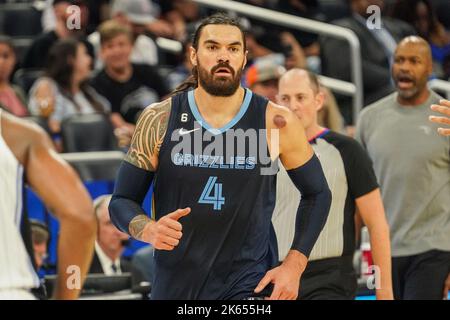 Orlando, Florida, USA, 11 ottobre 2022, Memphis Grizzlies centro Steven Adams # 4 durante il secondo tempo presso l'Amway Center. (Photo Credit: Marty Jean-Louis) Credit: Marty Jean-Louis/Alamy Live News Foto Stock