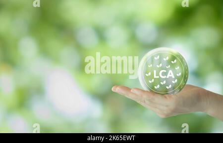 Crescita della sostenibilità. LCA-concetto di valutazione del ciclo di vita. Valutazione degli impatti ambientali associati ai prodotti della catena del valore. Valutazione dell'impronta di carbonio Foto Stock