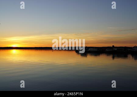 Tramonto al Mithower See a Mirow. Foto Stock