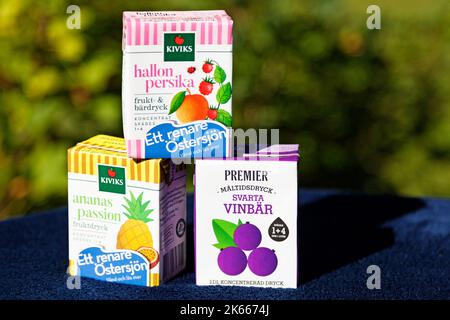 Umea, Norrland Svezia - 26 agosto 2022: Tre confezioni di bevande analcoliche concentrate dalla Svezia Foto Stock