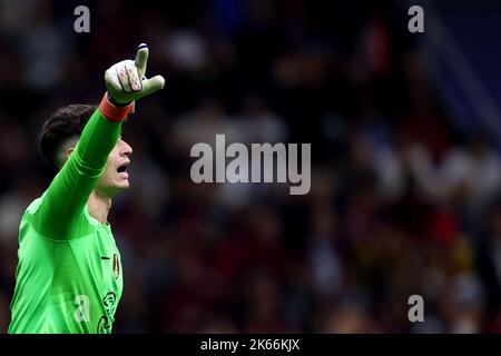 Kepa Arrizabalaga del Chelsea FC gesta durante la partita UEFA Champions League Group e tra AC Milan e Chelsea FC allo stadio Giuseppe Meazza il 11 ottobre 2022 a Milano. Foto Stock