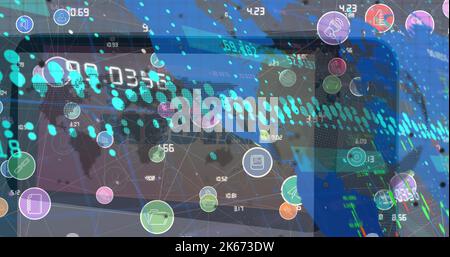 Immagine di grafici, connessioni con icone e mappa mondiale sui social media su smartphone Foto Stock