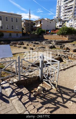 Rovine di un'ex sinagoga - Basilica, resti archeologici, Saranda, Repubblica di Albania Foto Stock