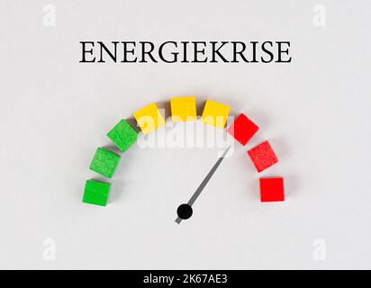 Carico di crisi energetica, aumento dei prezzi, spese di vita elevate, gas ed elettricità, inflazione Foto Stock