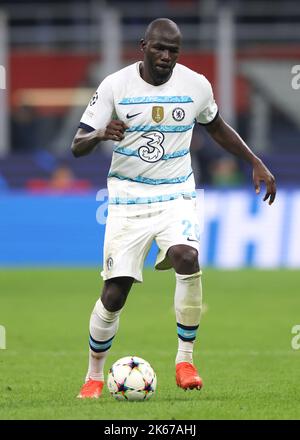 Milano, Italia. 11th Ott 2022. Kalidou Koulibaly del Chelsea FC durante la partita della UEFA Champions League a Giuseppe Meazza, Milano. Il credito per le immagini dovrebbe essere: Jonathan Moskrop/Sportimage Credit: Sportimage/Alamy Live News Foto Stock