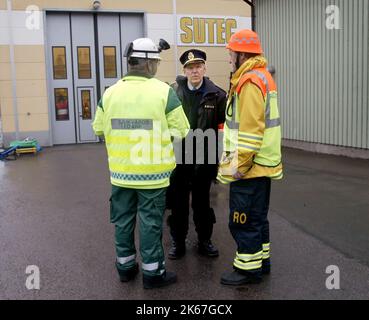 Esercizio di emergenza presso Bofors Underwater Systems, Motala, Svezia, con servizio di soccorso, personale di ambulanza e authoritys di polizia in loco. Foto Stock