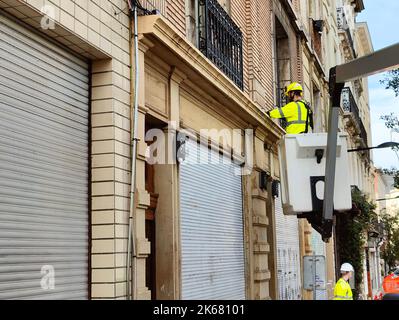 L'immagine mostra una visita all'installazione di fibre ottiche effettuata da Proximus, nella regione di Bruxelles, a Ixelles-Elsene, mercoledì 12 ottobre 2022. FOTO DI BELGA JUAN GODBILLE Foto Stock