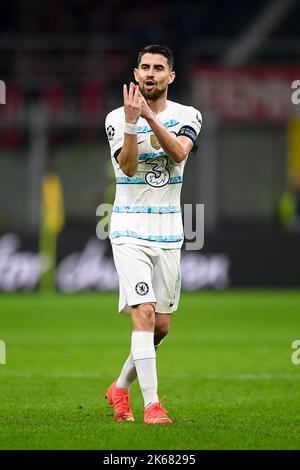 Milano, Italia. 11 ottobre 2022. Jorginho del Chelsea FC gesta durante la partita di calcio della UEFA Champions League AC Milan e Chelsea FC. Credit: Nicolò campo/Alamy Live News Foto Stock