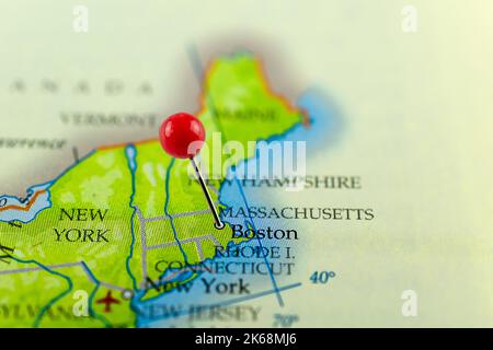 Mappa di Boston. Primo piano della mappa di Boston con la puntina rossa. Mappa con punto rosso di Boston negli Stati Uniti. Foto Stock
