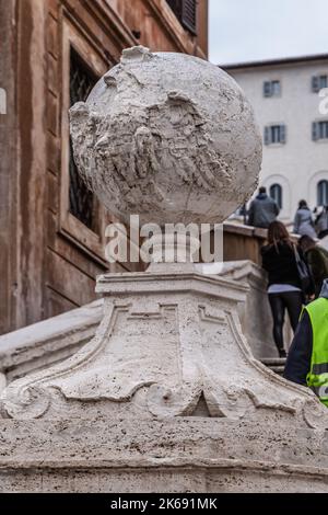 ROMA, ITALIA - 02 DICEMBRE 2019: Statua di Piazza di Spagna, a Roma, în Italia Foto Stock