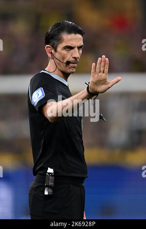 Napoli, Italia. 12th Ott 2022. DORTMUND - Referee Deniz Aytekin durante la partita della Bundesliga tra Borussia Dortmund e il Bayern Monaco al parco Signal Iduna il 8 ottobre 2022 a Dortmund, Germania. ANP | Dutch Height | GERRIT DA COLONIA Credit: ANP/Alamy Live News Foto Stock