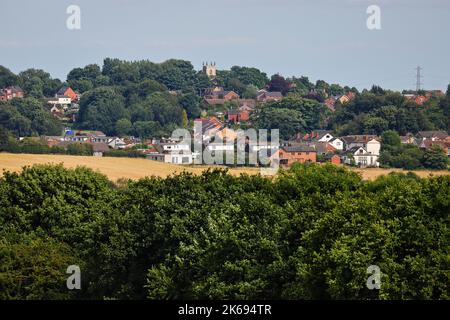 Una vista di Kippax da Wakefield Road a Swillington Common Foto Stock