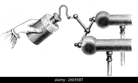 Digital riproduzione migliorata, bottiglia di Leida, Leiden jar, è un antico organo elettrico che memorizza un alta tensione di carica elettrica, proveniente da una sorgente esterna, tra i conduttori elettrici all'interno e al di fuori di un vasetto di vetro, woodprint originale da th del XIX secolo Foto Stock
