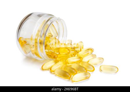 Omega 3 capsule in flacone di vetro isolato su fondo bianco. Softgels, compresse per la pelle, la salute, il trattamento delle malattie. Assistenza sanitaria, dieta, cardiov cardiaco Foto Stock