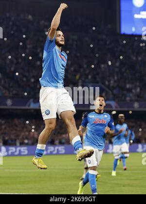 Napoli, Italia. 12th Ott 2022. NAPOLI - Khvicha Kvaratskhelia of SSC Napoli festeggia il 3-1 durante la UEFA Champions League Group Una partita tra SSC Napoli e Ajax Amsterdam allo Stadio Diego Armando Maradona il 12 ottobre 2022 a Napoli. ANP MAURICE VAN STEEN Credit: ANP/Alamy Live News Foto Stock