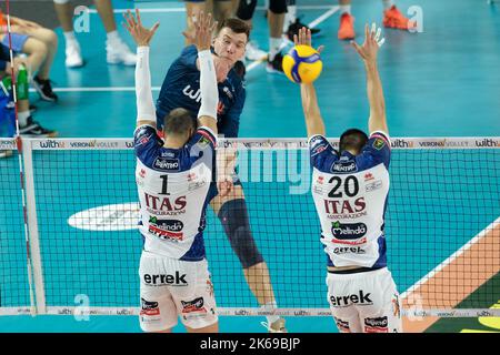 Verona, Italia. 8th ottobre 2022. Partita del Campionato Italiano di Pallavolo Superlega tra WithU Verona e ITAS Trentino. Foto Stock