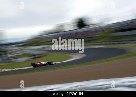 Singapore, Singapore. 08th Ott 2022. 8th ottobre 2022, Marina Bay Street Circuit, Singapore, FORMULA 1 SINGAPORE AIRLINES SINGAPORE GRAND PRIX 2022, nella foto Valtteri Bottas (fin), Alfa Romeo F1 Team ORLEN/dpa/Alamy Live News Foto Stock