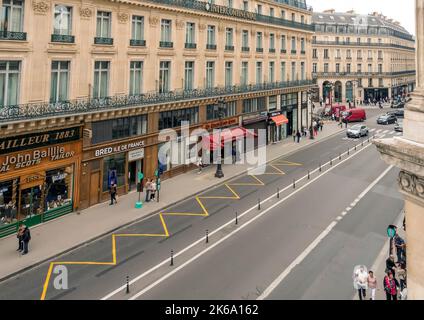 Street scene zona dell'Opera centro di Parigi, Francia in autunno Foto Stock