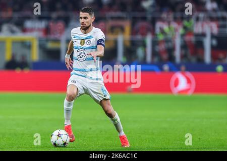 Milano, Italia. 11th Ott 2022. Jorginho del Chelsea FC in azione durante la UEFA Champions League 2022/23 Group Stage - Group e Football Match tra AC Milan e Chelsea FC allo Stadio Giuseppe Meazza. Punteggio finale; Milano 0:2 Chelsea. Credit: SOPA Images Limited/Alamy Live News Foto Stock