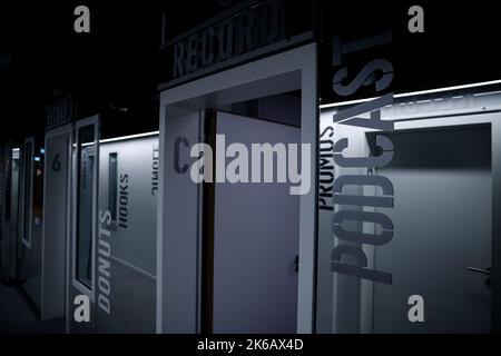 Berlino, Germania. 12th Ott 2022. Gli studi audio dell'RTL Audio Center Berlin. Credit: Carsten Koall/dpa/Alamy Live News Foto Stock