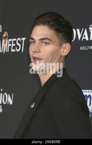 Los Angeles, California. 12th Ott 2022. Hero Fiennes-Tiffin al Arrives for THE LONELIEST BOY IN THE WORLD Premiere al 2022 Screamfest LA Film Festival, TCL Chinese Theatre, Los Angeles, CA 12 ottobre 2022. Credit: Priscilla Grant/Everett Collection/Alamy Live News Foto Stock