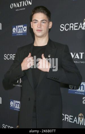 Los Angeles, California. 12th Ott 2022. Hero Fiennes-Tiffin al Arrives for THE LONELIEST BOY IN THE WORLD Premiere al 2022 Screamfest LA Film Festival, TCL Chinese Theatre, Los Angeles, CA 12 ottobre 2022. Credit: Priscilla Grant/Everett Collection/Alamy Live News Foto Stock