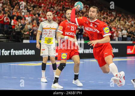 Copenaghen, Danimarca. 12th Ott 2022. Casper Mortensen (6) di Danimarca visto durante la partita di pallamano della EHF Euro Cup tra Danimarca e Spagna alla Royal Arena di Copenaghen. (Photo Credit: Gonzales Photo/Alamy Live News Foto Stock