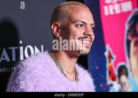 Hollywood, Stati Uniti. 12th Ott 2022. HOLLYWOOD, LOS ANGELES, CALIFORNIA, USA - OTTOBRE 12: L'attore e musicista americano Evan Ross arriva al 22nd° Festival annuale del film di orrore dello Screamfest - Los Angeles Screening of WellGo USA's 'The Loneliest Boy in the World' tenutosi al TCL Chinese 6 Theatres il 12 ottobre 2022 a Hollywood, Los Angeles, California, Stati Uniti. (Foto di Xavier Collin/Image Press Agency) Credit: Image Press Agency/Alamy Live News Foto Stock