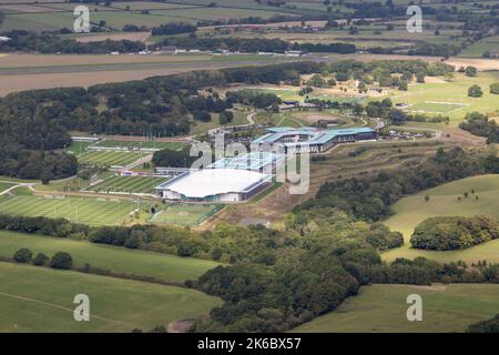 Veduta aerea del parco di Saint Georges, sede della Football Association e del campo di allenamento della squadra di calcio inglese. Situato in Staffordshire a 5 miglia Foto Stock